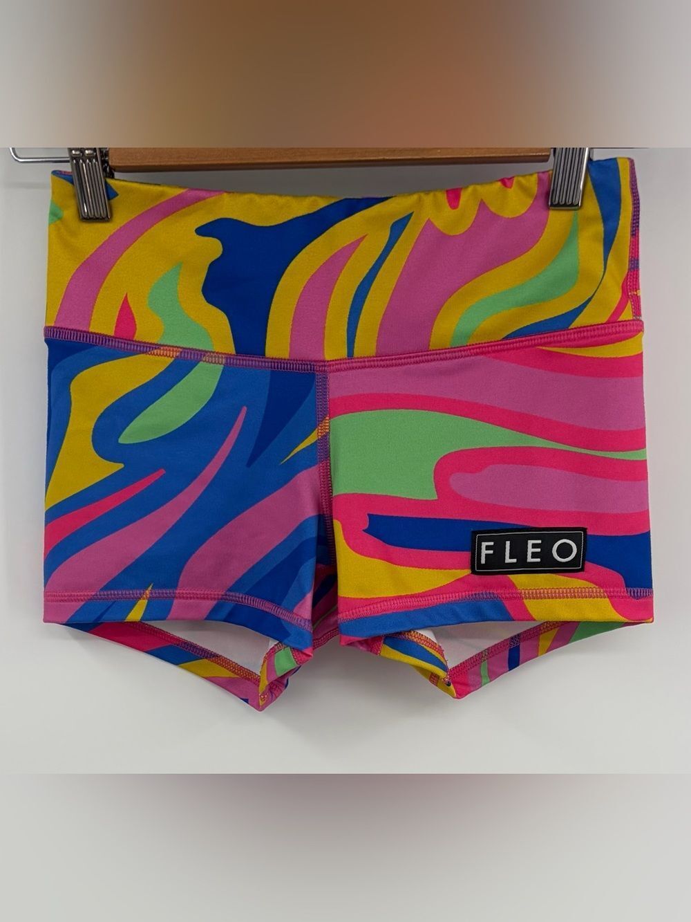 Fleo neon swirl pattern athletic short women’s XS CrossFit weightlifting